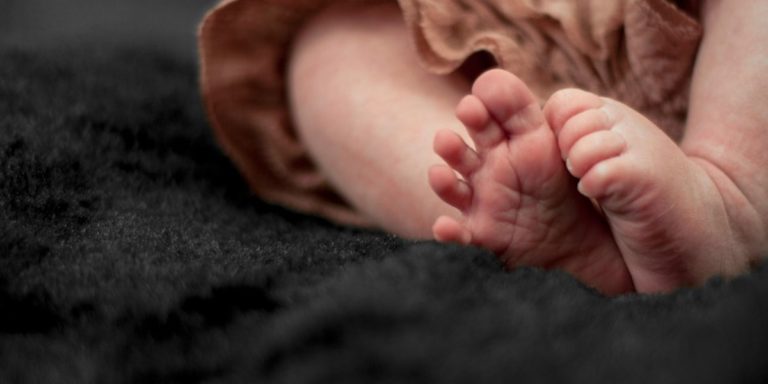 baby Jesus' feet